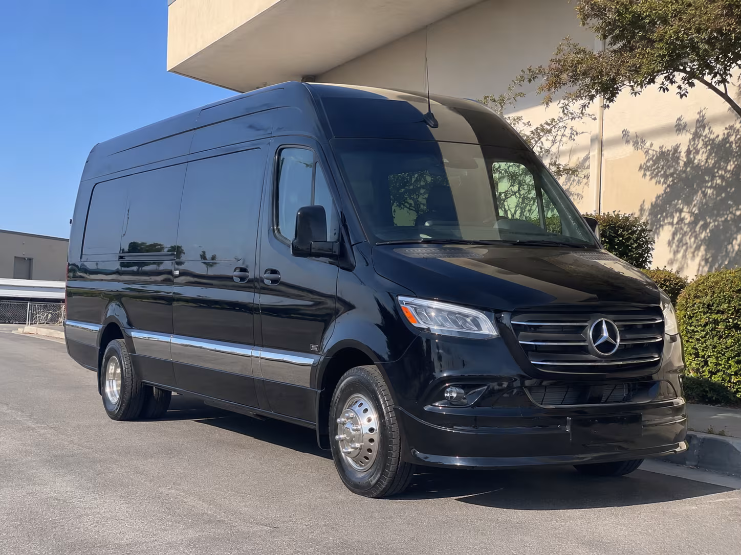 bus rental options for everett trips