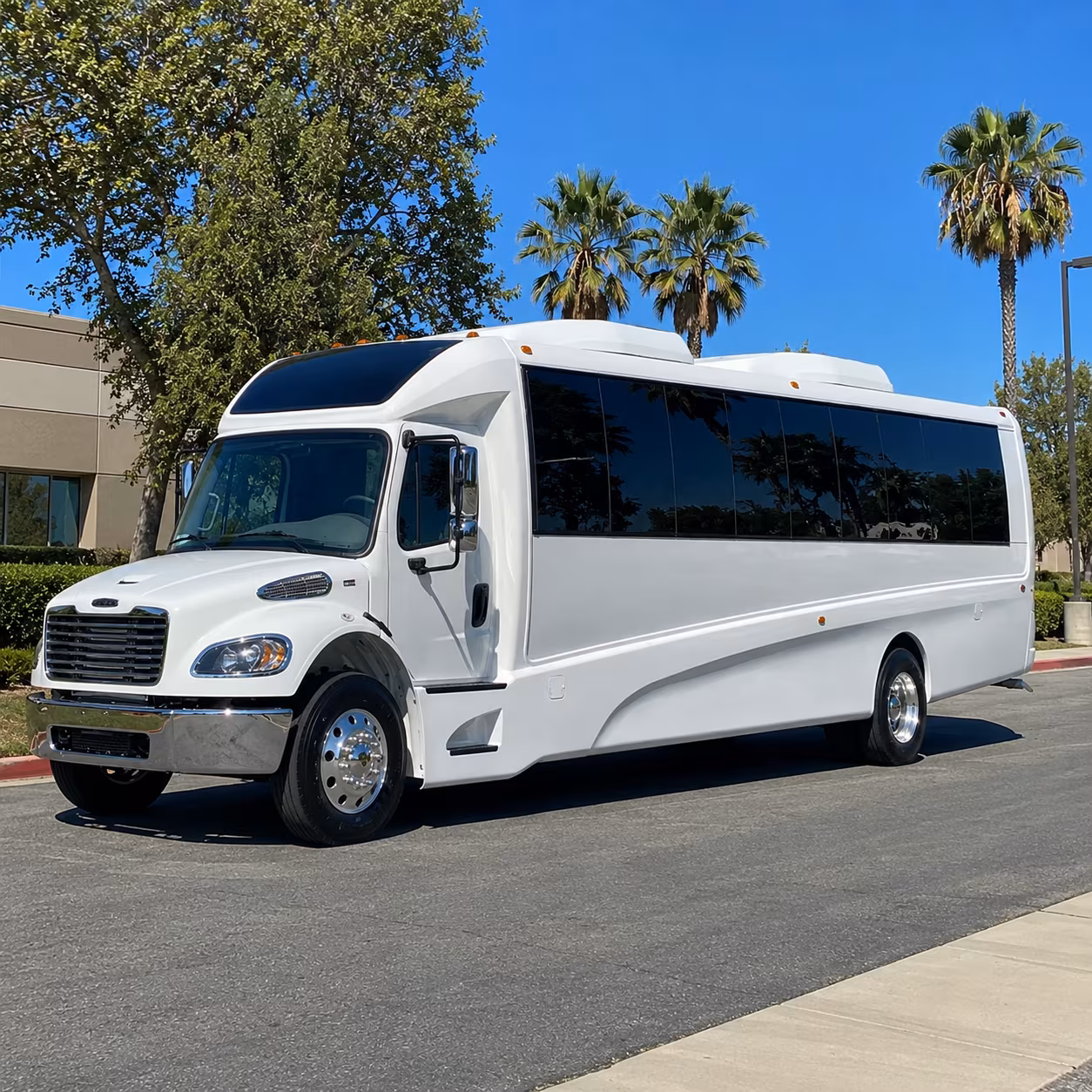 everett 25 passenger minibus