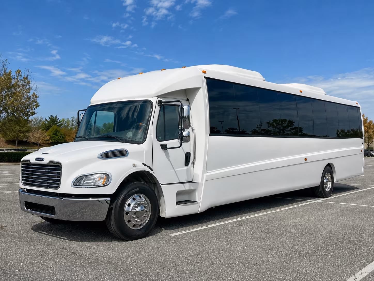 everett 30 passenger party bus