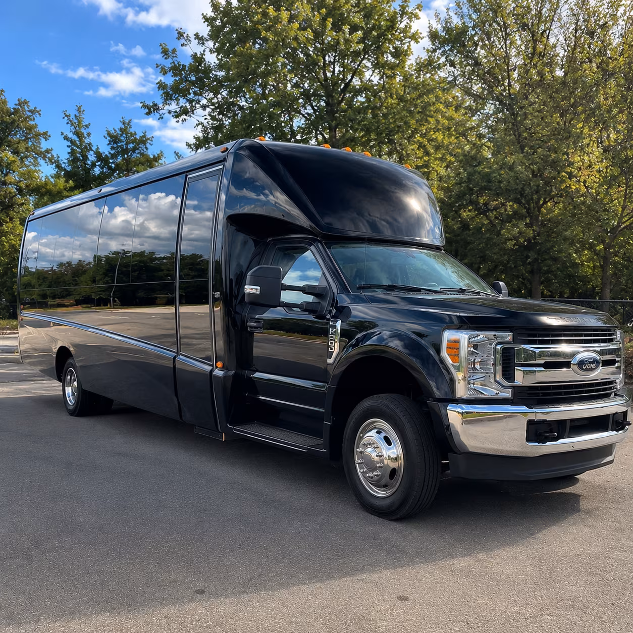 find the perfect transportation for your next airport transfer 3