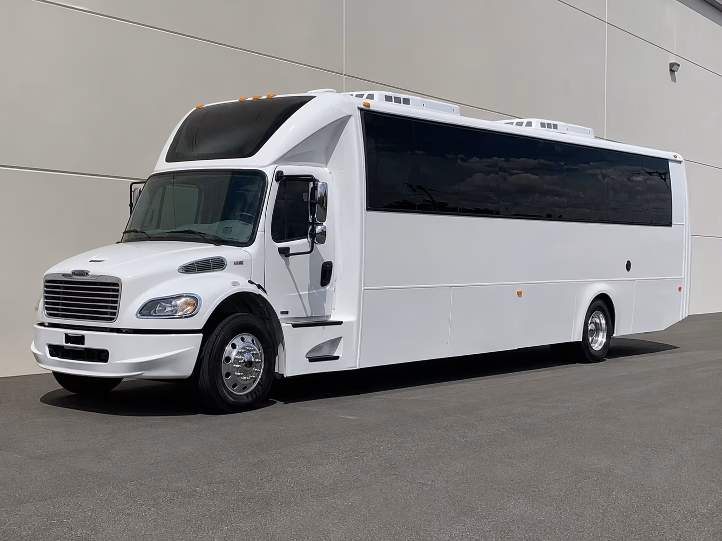 how the number of stops and hold time between them affect your total bus rental cost in everett