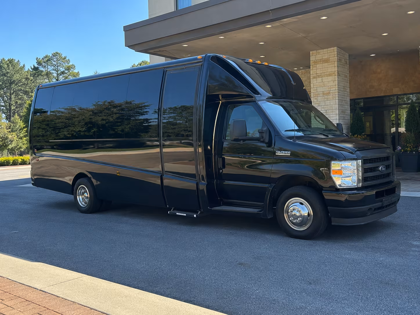 why rent using everettminibuscompany com